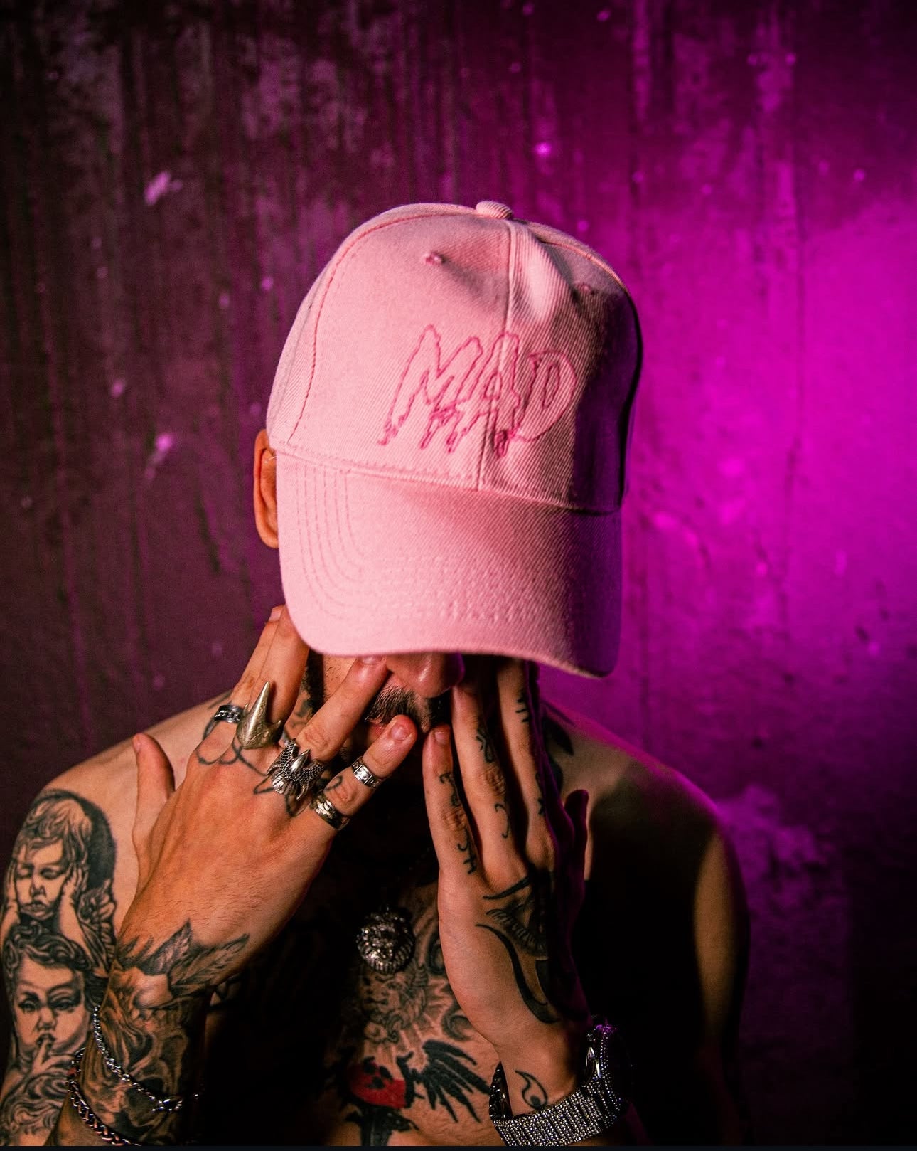 Caps
